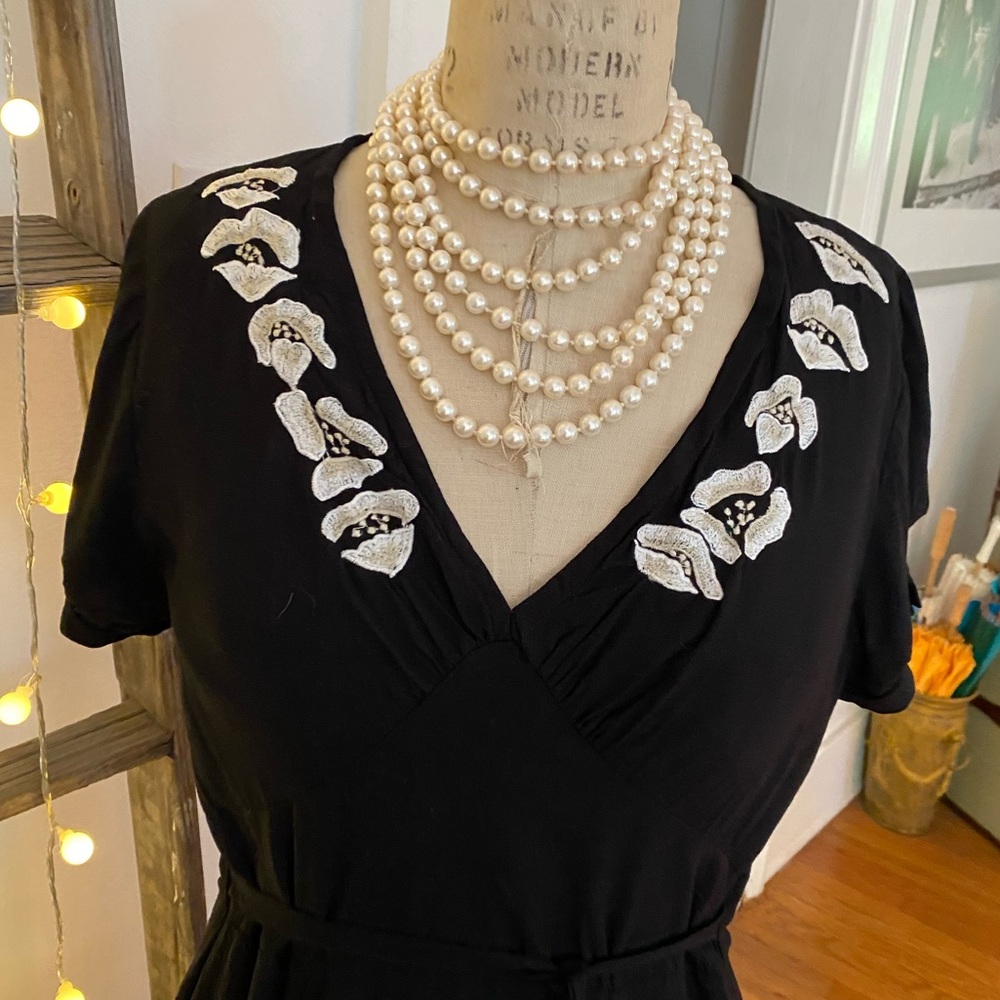 Beautiful Boho Midi Dress with Embroidered Floral Accents - Picture 2 of 12